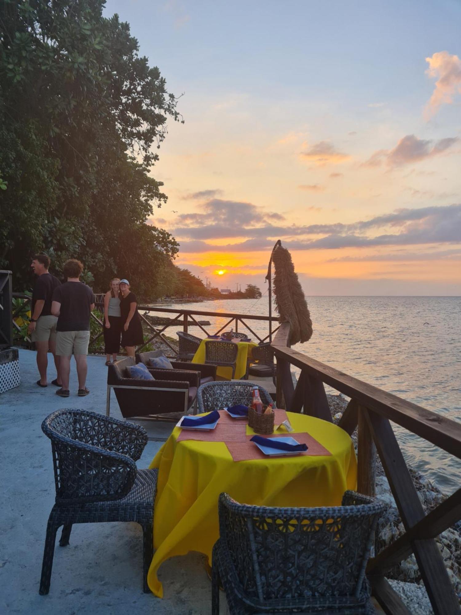 Sky Beach Rooms Lucea Exterior photo