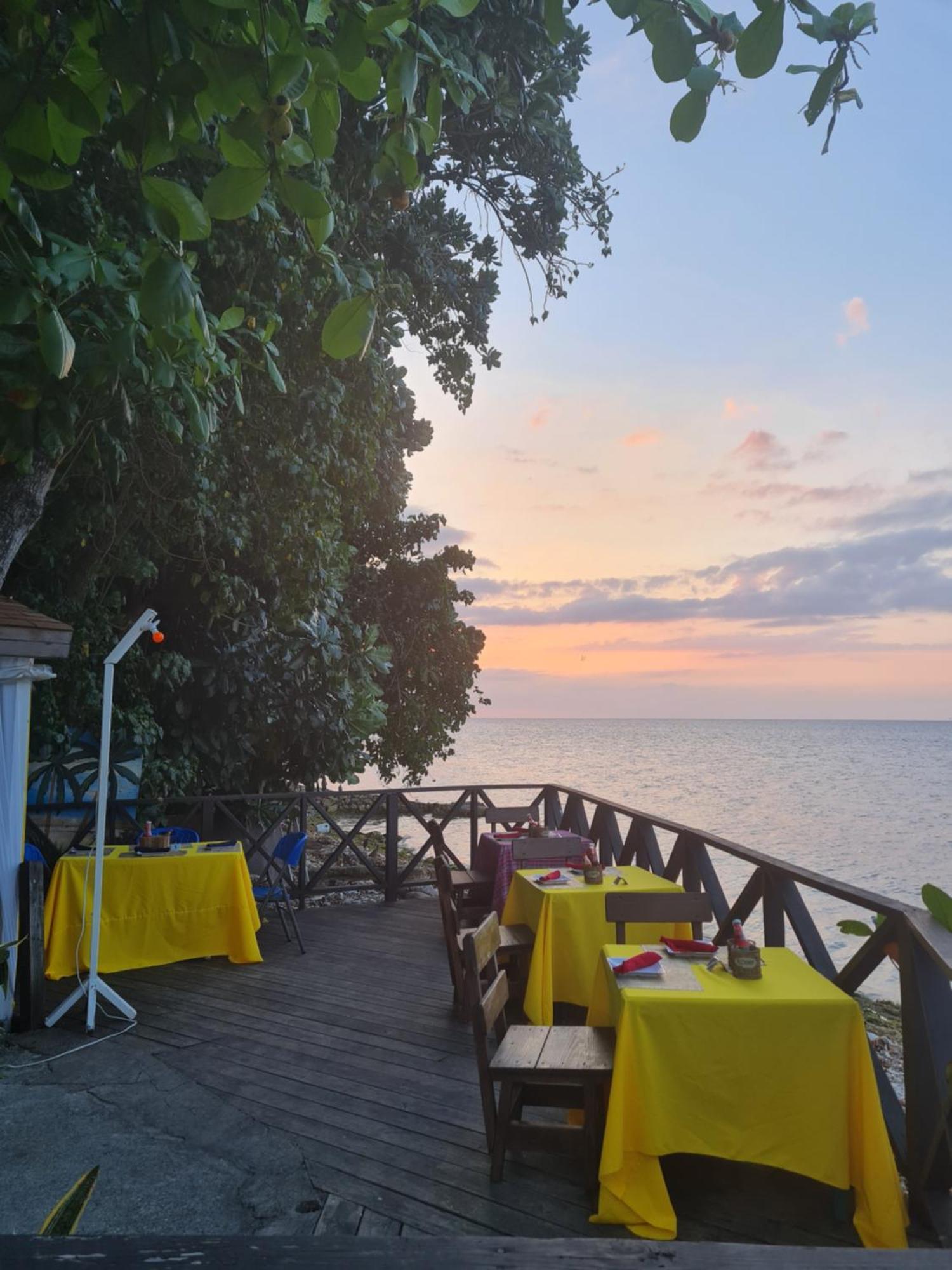 Sky Beach Rooms Lucea Exterior photo